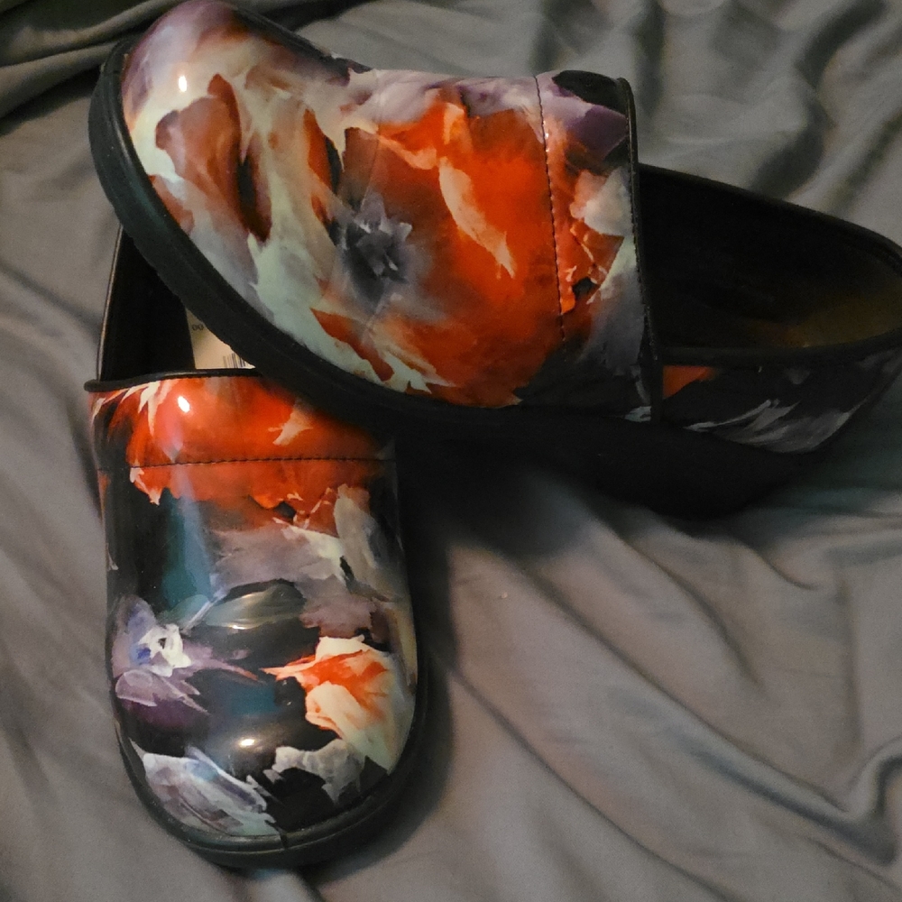 Savvy Multicolor Floral Mules